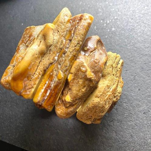 Grote witte Baltische amber armband van 91,2 gram -, Verzamelen, Mineralen en Fossielen