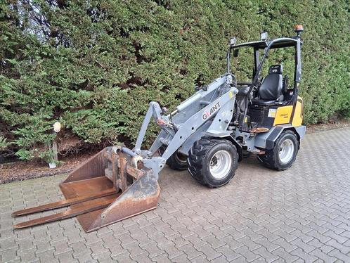 Giant D 337 T HD shovel, Zakelijke goederen, Machines en Bouw | Kranen en Graafmachines, Ophalen