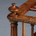 Wortelnoten Canterbury met lade gesig Gillow brons beslag en, Ophalen of Verzenden