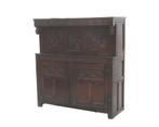 Een eikenhouten cupboard, Engeland, 17e eeuw, Gebruikt