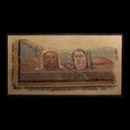 Oud-Romeins Fragment van een mozaïek met de afbeelding van