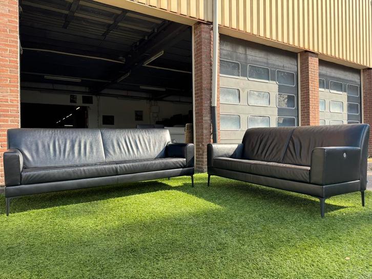 Jori Glove Pure zwart leren banken design verstelbaare bank, Huis en Inrichting, Banken | Bankstellen, Rechte bank, Zo goed als nieuw