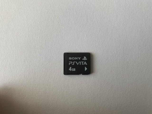 Playstation Vita Kaartje 4GB (PS VITA) (TWEEDEHANDS), Spelcomputers en Games, Spelcomputers | Sony PlayStation Consoles | Accessoires