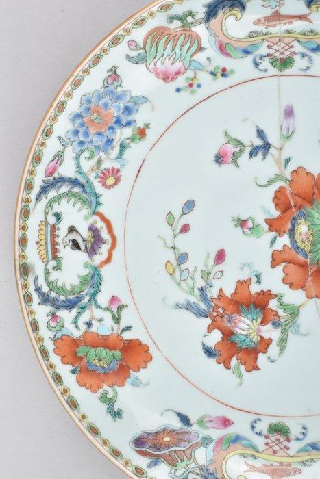 Schotel - A LARGE CHINESE MADAME THE POMPADOUR DISH -, Antiek en Kunst, Antiek | Overige Antiek