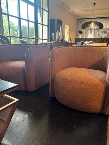 Fauteuil Showroommodel oud roze – NU €499,- (van €899,- ) beschikbaar voor biedingen