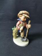 Beeldje, TMK6 Goebel Hummel W Germany Hummel 386, On secret