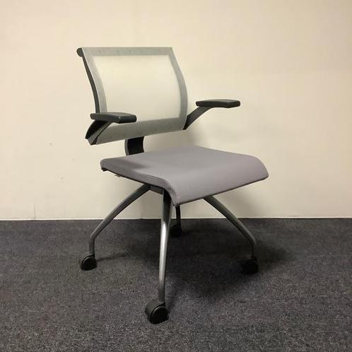 Tweedehands Ahrend 250 verrijdbare vergaderstoel met, Huis en Inrichting, Stoelen, Eén, Zwart, Gebruikt, Stof, Ophalen of Verzenden