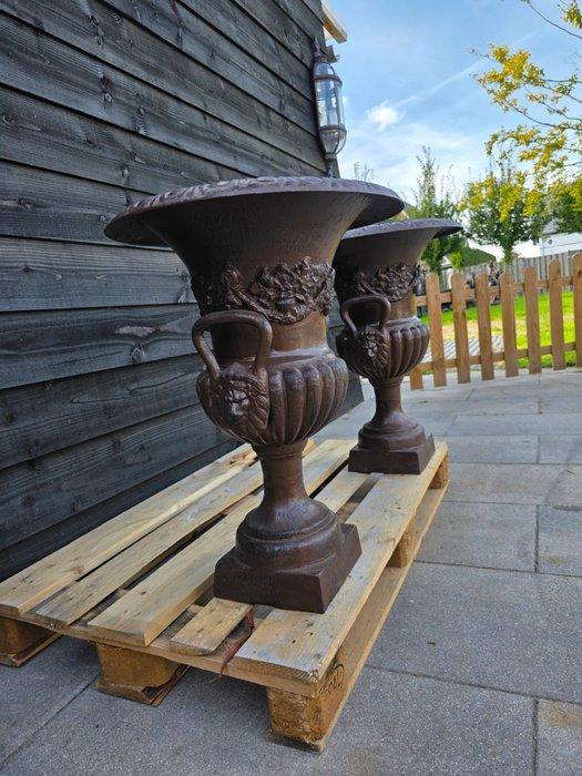 XL Lion Head - Iron - Vaas (2) - Gietijzer, Antiek en Kunst, Curiosa en Brocante