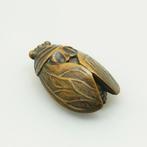 Netsuke met afbeelding van een cicade - Buxushout - Japan -, Antiek en Kunst