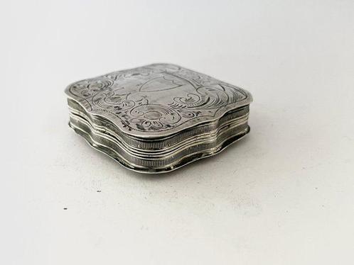 Pillendoosje - .833 zilver - 173 jaar oud doosje., Antiek en Kunst, Antiek | Goud en Zilver