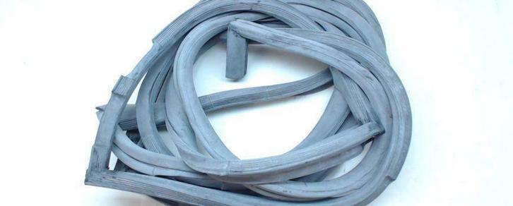 Deurrubber/ Portierrubber RECHTS hoge cabine Mercedes T2 div, Auto-onderdelen, Overige Auto-onderdelen, Nieuw, Mercedes-Benz, Oldtimer onderdelen