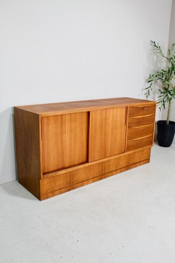 Vintage dressoir, sideboard jaren 60 beschikbaar voor biedingen