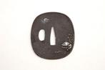 Tsuba met goud en zilver inleg met houten kistje - Japan -, Antiek en Kunst