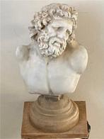 Figuur - Borst van de Laocoön, versteende marmersteen.