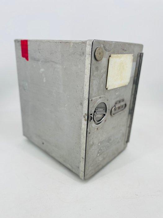 Driessen Aviation - Trolleys van luchtvaartmaatschappijen -, Antiek en Kunst, Antiek | Wandborden en Tegels