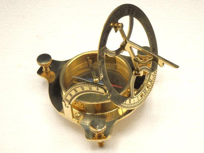 Nautisch kompas - Messing - Nautisch Kompas met Zonnewijzer, Antiek en Kunst, Curiosa en Brocante