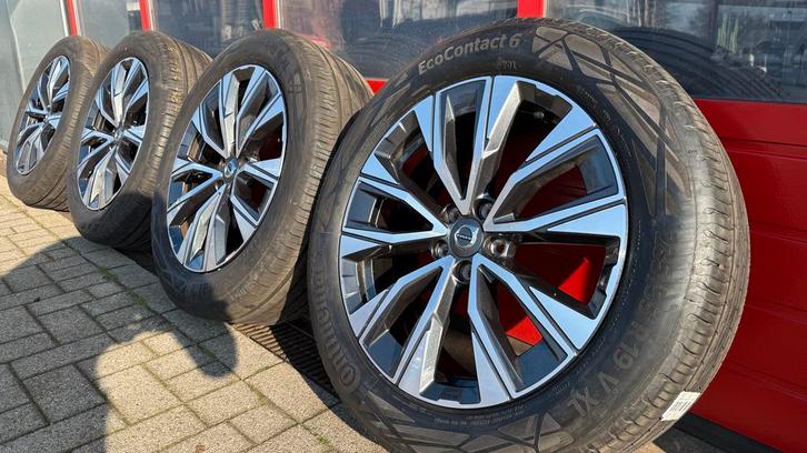 18 en 19 en 20 Volvo winterbanden V60 XC40 XC60 XC90, Auto-onderdelen, Banden en Velgen, Winterbanden, Gebruikt, Banden en Velgen