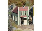 PIKO 62714 G-FM Pferde-Verleih (Scenery, grootspoor), Hobby en Vrije tijd, Modelbouw | Figuren en Diorama's, Ophalen of Verzenden