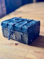 Kist - Hout, IJzer, Leder - leer bekleed houten kistje, Antiek en Kunst