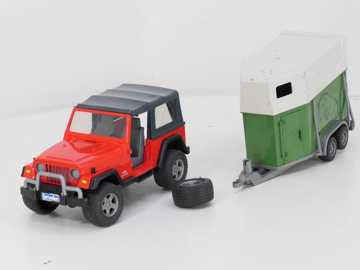 Schaal 1:16 Bruder 2028 en 2520 Jeep Wrangler Unlimited m..., Hobby en Vrije tijd, Modelauto's | Overige schalen, Gebruikt, Ophalen of Verzenden