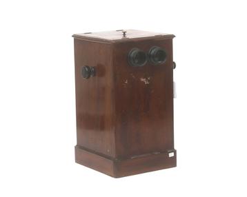 Een houten stereoscope, ca. begin 20ste eeuw beschikbaar voor biedingen