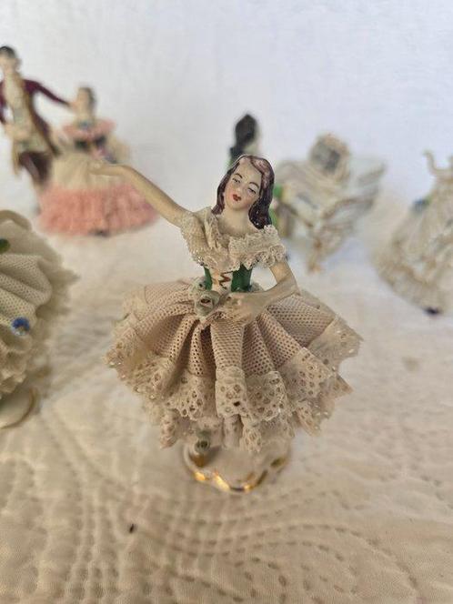 Dresden - Beeldje - Ensemble de figurines en porcelaine avec, Antiek en Kunst, Antiek | Glas en Kristal