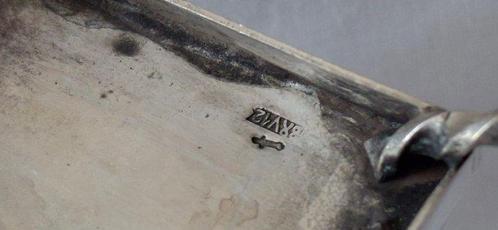 Miniatuur beeldje - Grote miniatuur van een Hollandse, Antiek en Kunst, Antiek | Goud en Zilver