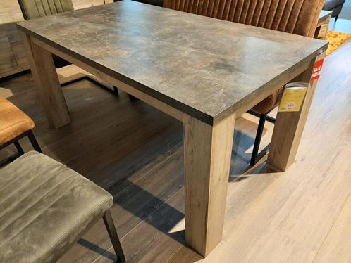 Satriani eettafel - 140x90 **SHOWROOMMODEL**, Huis en Inrichting, Woonaccessoires | Overige, Nieuw