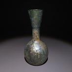 Oud-Romeins Glas Vas. 1e-2e eeuw na Christus. Hoogte 12 cm.