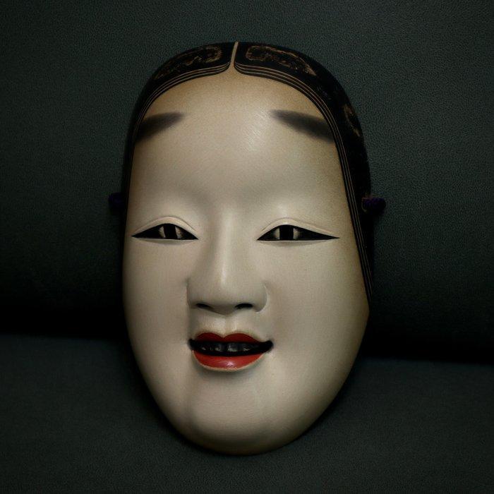 Signed Japan Wooden Noh Mask of KOOMOTE   with mask bag, Antiek en Kunst, Antiek | Overige Antiek