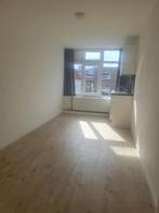 Kamer te huur aan Hoofdstraat in Emmen - Drenthe, Huizen en Kamers, 50 m² of meer