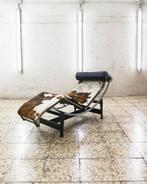 Cassina - Charlotte Perriand, Le Corbusier - Chaise longue -