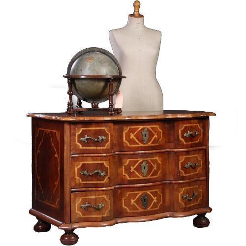 Rococo commode ca 1745 orgelgebogen en met rijk inlegwerk N, Antiek en Kunst, Antiek | Meubels | Kasten, Ophalen of Verzenden