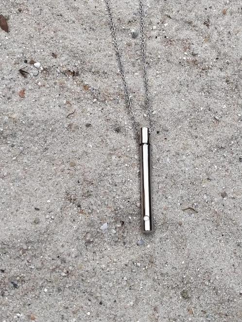 Gedenk sieraad - RVS kokertje - voor bewaren van as -, Sieraden, Tassen en Uiterlijk, Overige Accessoires, Verzenden