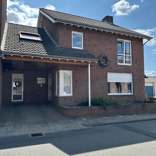 Eengezinswoning met tuin en wasmachineaansluiting, Huizen en Kamers, Huizen te koop
