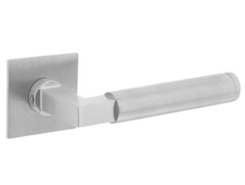 Intersteel Deurkruk / Deurklink Baustil geveerd op vierkante, Doe-het-zelf en Verbouw, Hang- en Sluitwerk, Nieuw, Ophalen of Verzenden