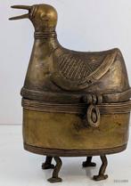 Beeld, Fraaie betelnootdoos - 26 cm - Brons - 1960, Antiek en Kunst