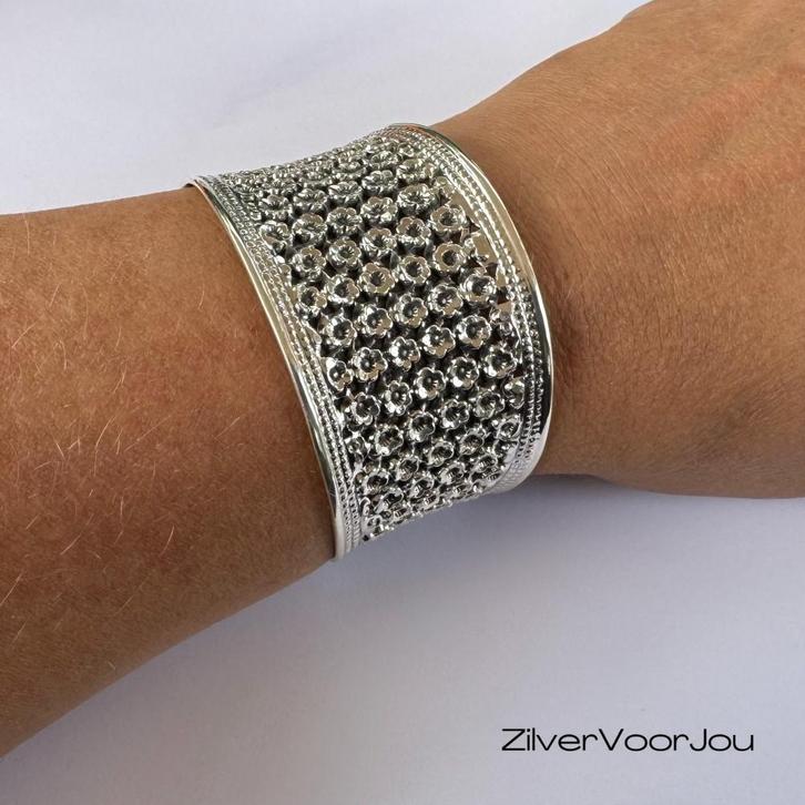 Handgemaakte 925 zilveren brede klemarmband met  bloemmotief, Sieraden, Tassen en Uiterlijk, Armbanden, Nieuw, Verzenden