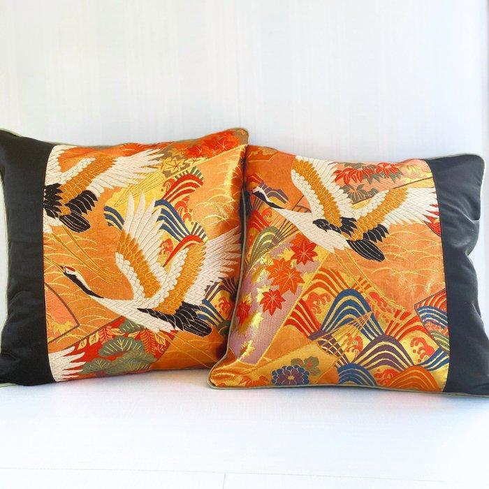 Kussen (2), Antiek en Kunst, Antiek | Kleden en Textiel