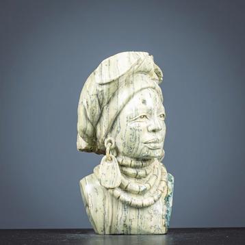 African Woman - Butter Jade steen - Senasa Mangonda