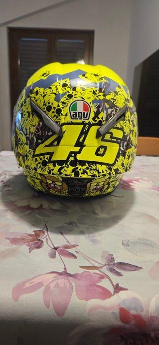 Valentino Rossi - Replica helm beschikbaar voor biedingen