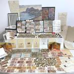 Wereld. Collection of coins and banknotes and more  (Zonder