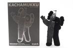 Kaws (1974) - Kachamukku (black), Antiek en Kunst