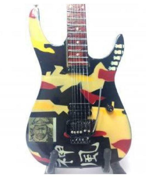 Miniatuur ESP Kamikaze 1 gitaar met gratis standaard, Verzamelen, Muziek, Artiesten en Beroemdheden, Pop, Beeldje of Miniatuur