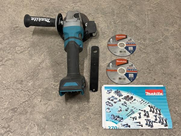 Veiling - Makita haakse slijper body ø125mm GA050GZ, Doe-het-zelf en Verbouw, Gereedschap | Slijpmachines, Gebruikt