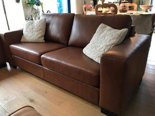 Leren 2.5-zits bank met houten poten - bruin leer, Huis en Inrichting, Banken | Bankstellen, 200 tot 250 cm, 75 tot 100 cm, Rechte bank