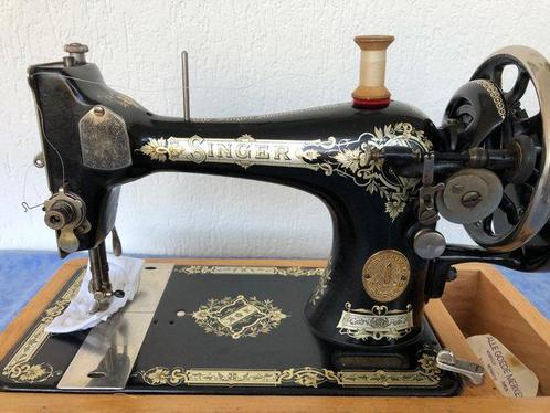 Singer 28K (1937) Naaimachine - Gietijzer, Antiek en Kunst, Kunst | Designobjecten