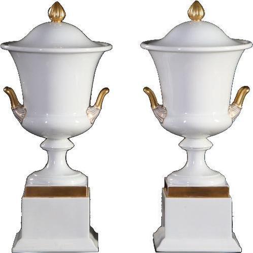 Stel van 2 grote deksel coupes wit porselein met goud Rosen, Antiek en Kunst, Antiek | Overige Antiek, Ophalen of Verzenden