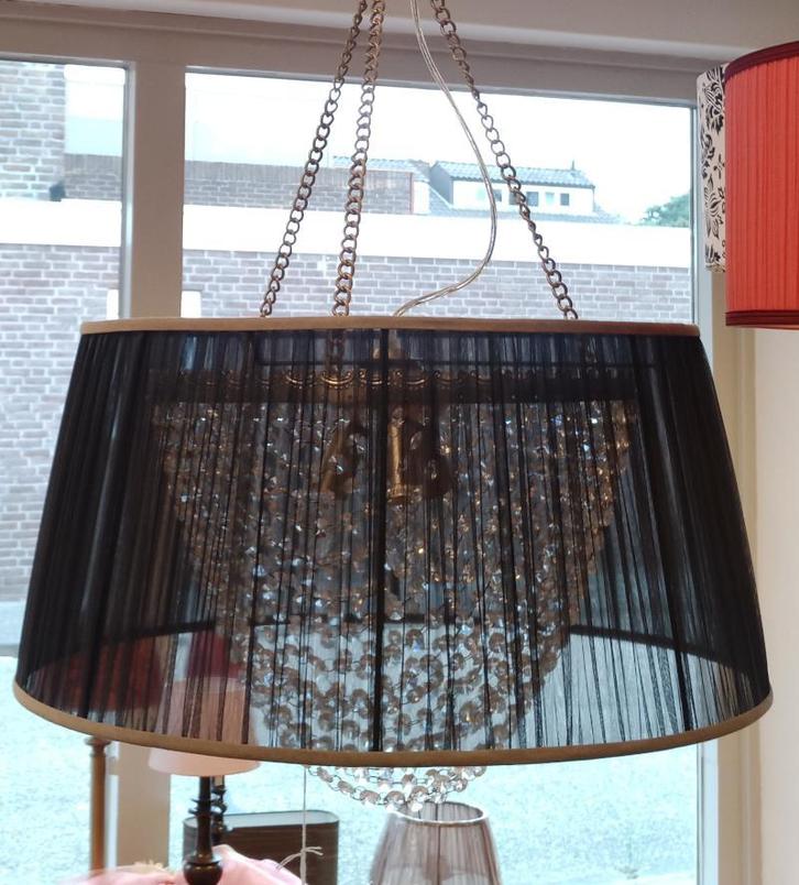 Kroonluchter met doorzichtig zwarte kap, Huis en Inrichting, Lampen | Kroonluchters, Nieuw