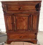 Kabinet - Walnoot - voor het knielkussen